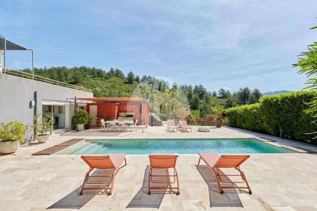 Maison à ROQUEVAIRE