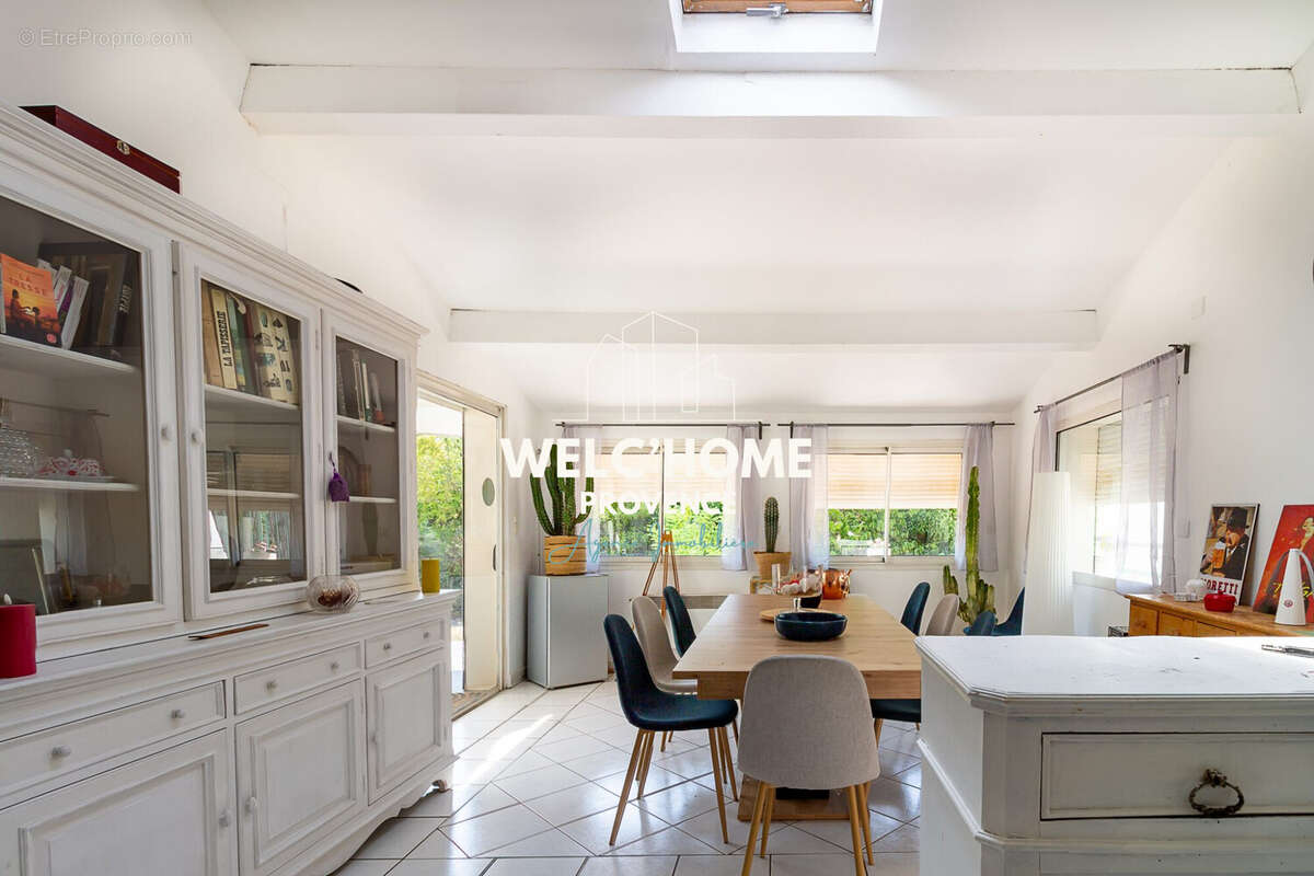 Cuisine Aile Gauche - Maison à AIX-EN-PROVENCE