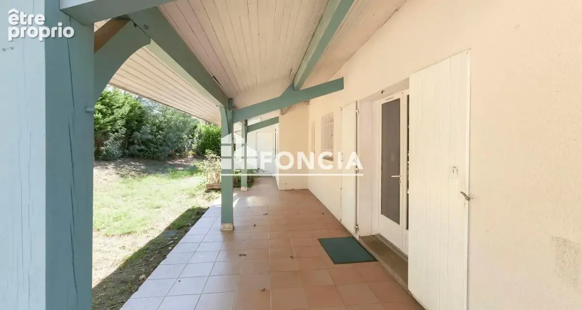  Maison plain-pied 4 chambres - Terrain 1582 m² sans vis-à-vis - Chourié - photo 9