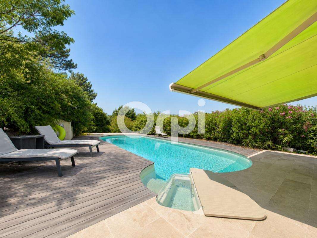 Villa individuelle renovee – vue panoramique - calme absolu - belles prestations - piscine / bassin poissons - jardin - photo 15