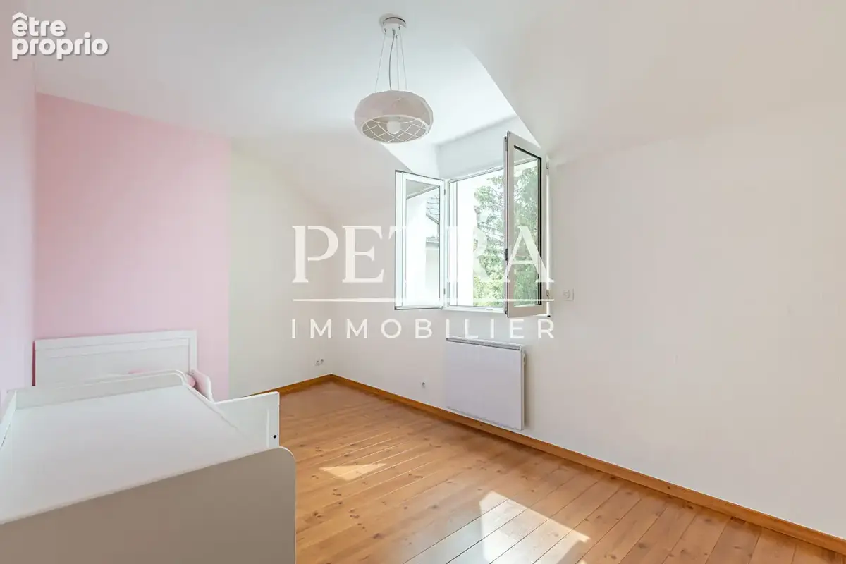 Maison 190 m² - centre ville - jardin - terrasse - garage - photo 9