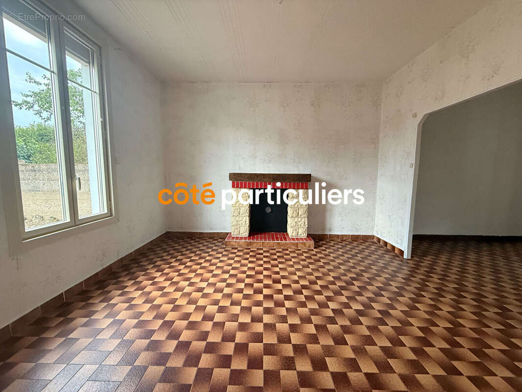 Maison à SAINT-AMAND-MONTROND