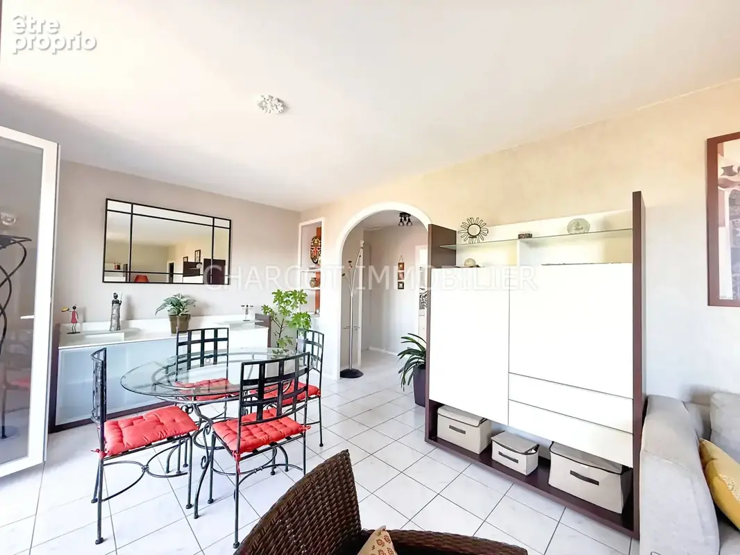 LYON 5ème - Appartement de 5 pièces de 80 m2 avec 3 chambres, balcon et cave - photo 3