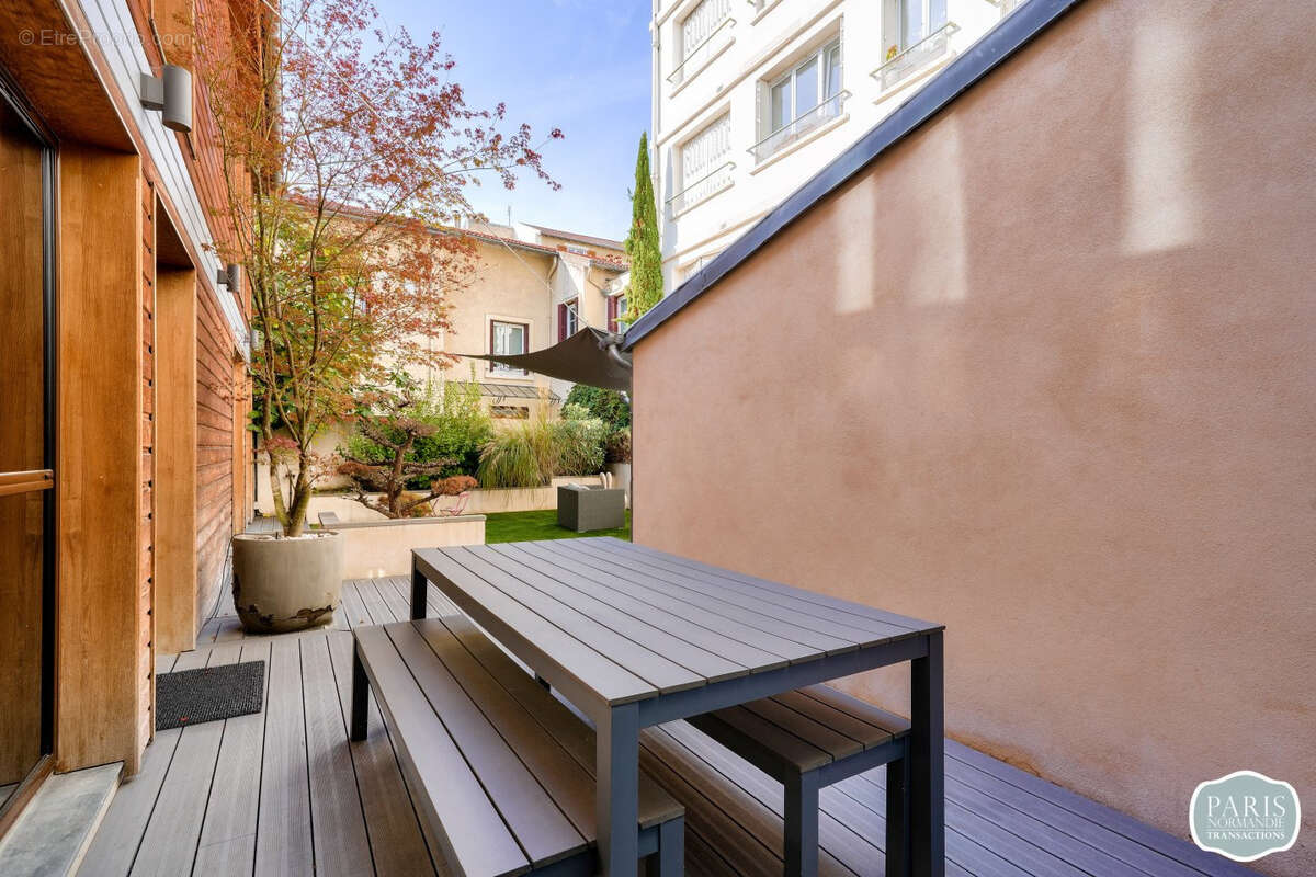 Maison à COURBEVOIE