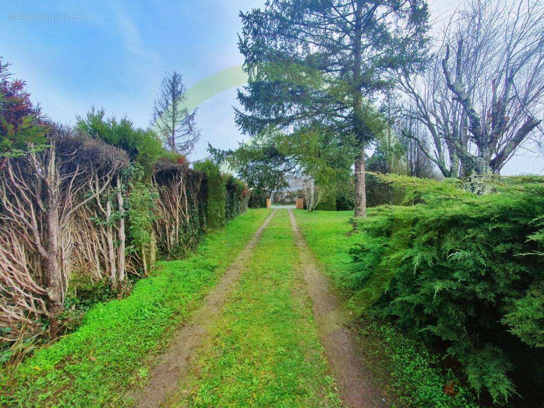 Maison à SAINT-SULPICE-ET-CAMEYRAC