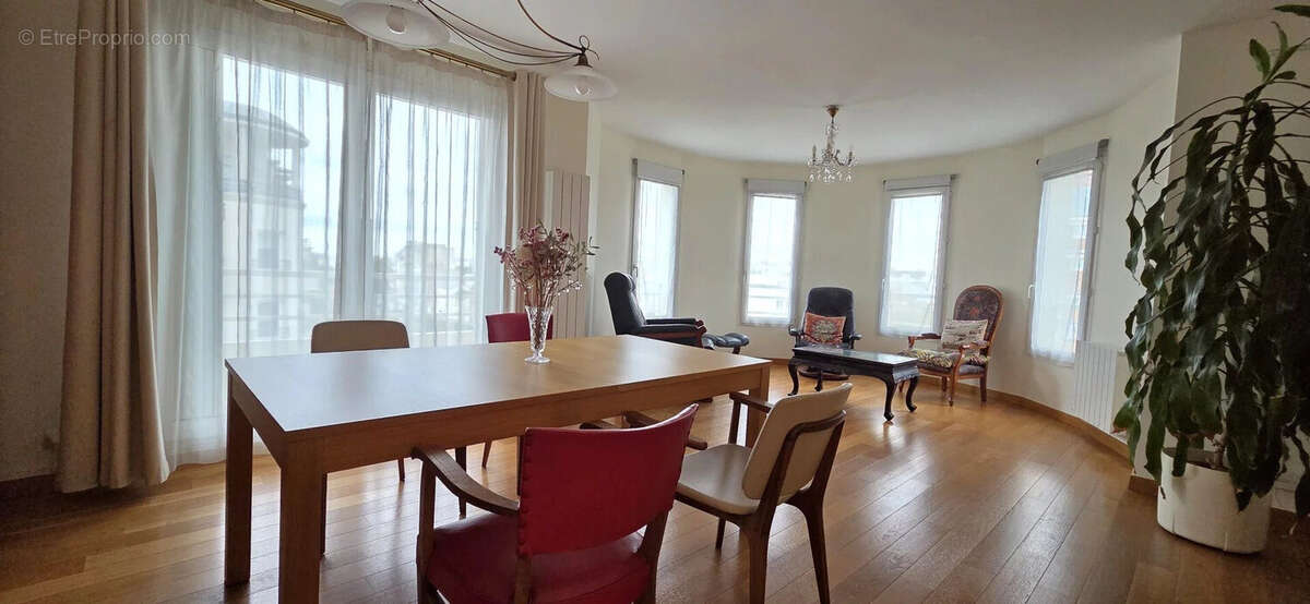 Appartement à COLOMBES