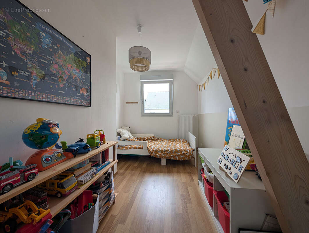 Maison à PELLOUAILLES-LES-VIGNES