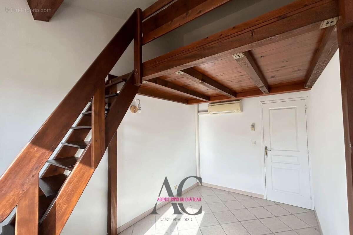Appartement à CUERS