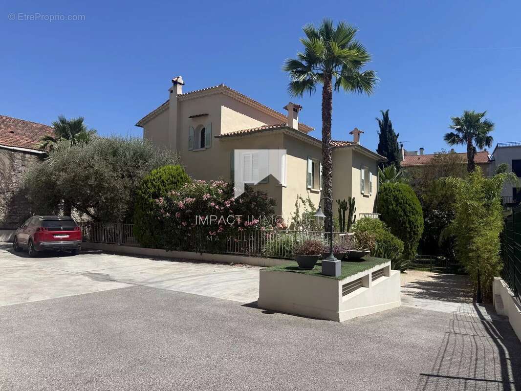 Maison de Maître d’Exception – Hyères Centre-Ville – Calme Absolu & Prestations Haut de Gamme - photo 18