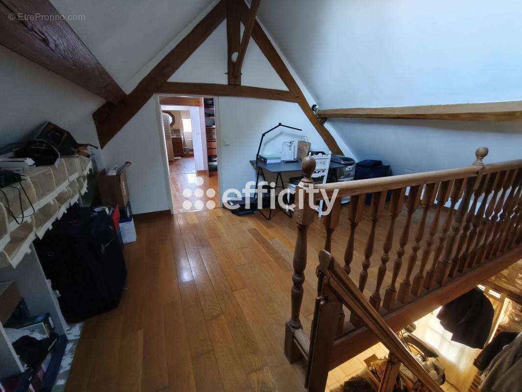 Maison à NEUFVY-SUR-ARONDE