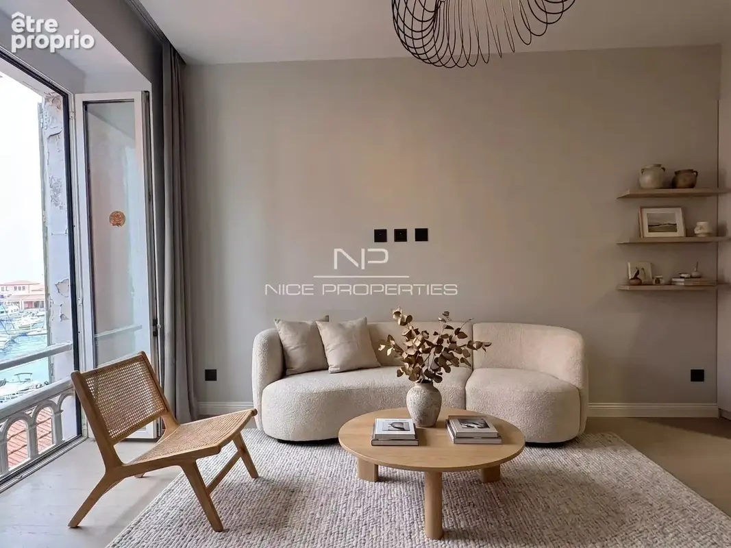 Coeur de Villefranche-sur-Mer, superbe appartement 3 pièces rénové et climatisé - photo 2