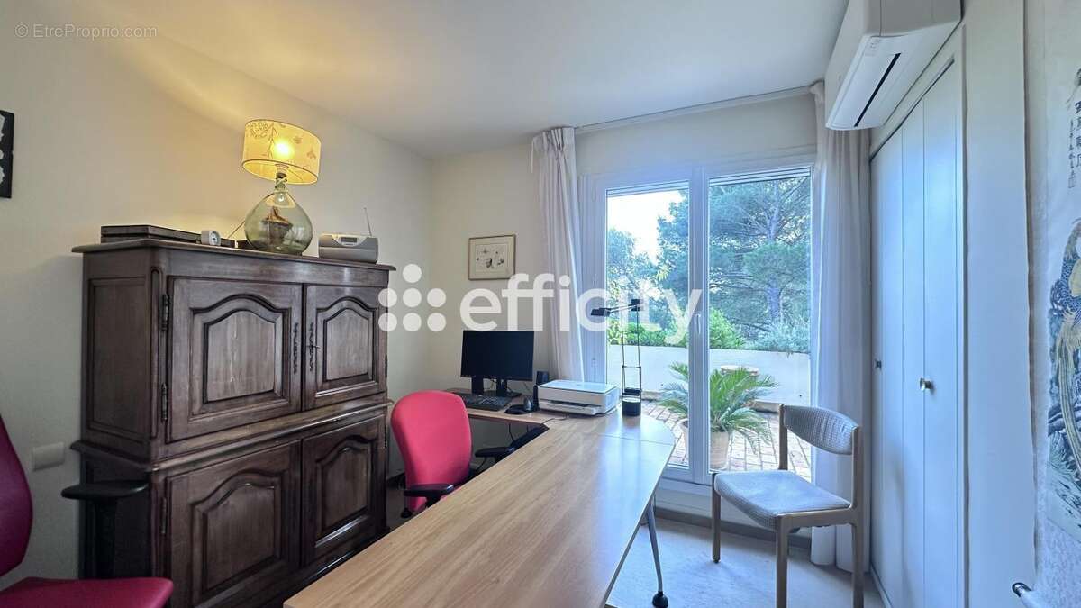 Appartement à VILLENEUVE-LES-AVIGNON