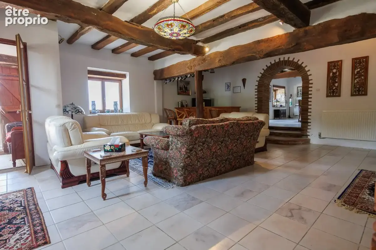 Maison de maître avec grange aménagée et superbes vues - photo 7