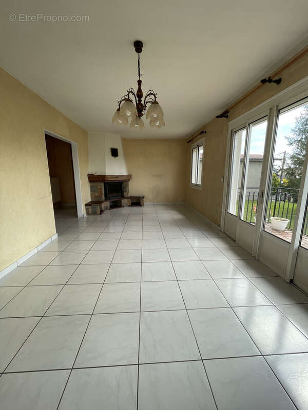 Maison à CAILLOUX-SUR-FONTAINES