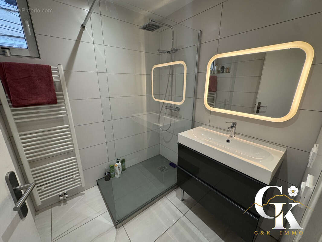 Maison à SAINT-MARTIN-D&#039;HERES