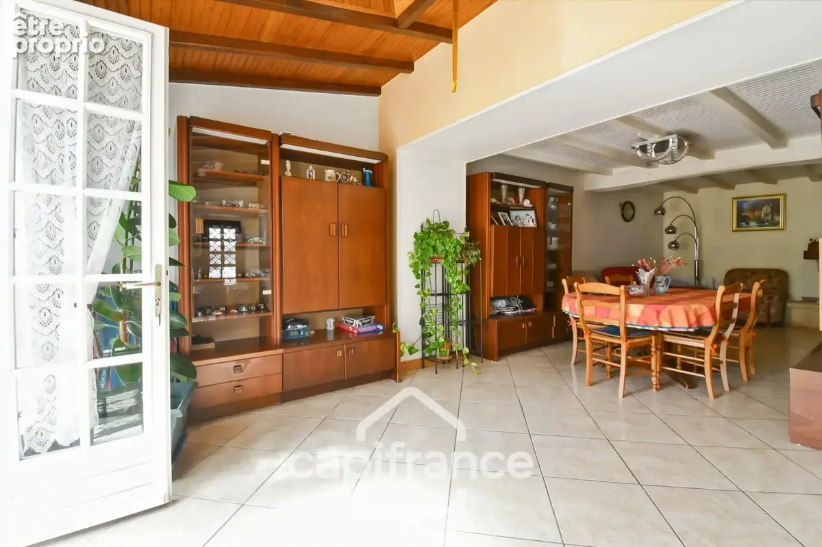 Maison à vendre 4 pièces MAZERAY (17) sur 900m² de jardin clos et 3 garages - photo 9