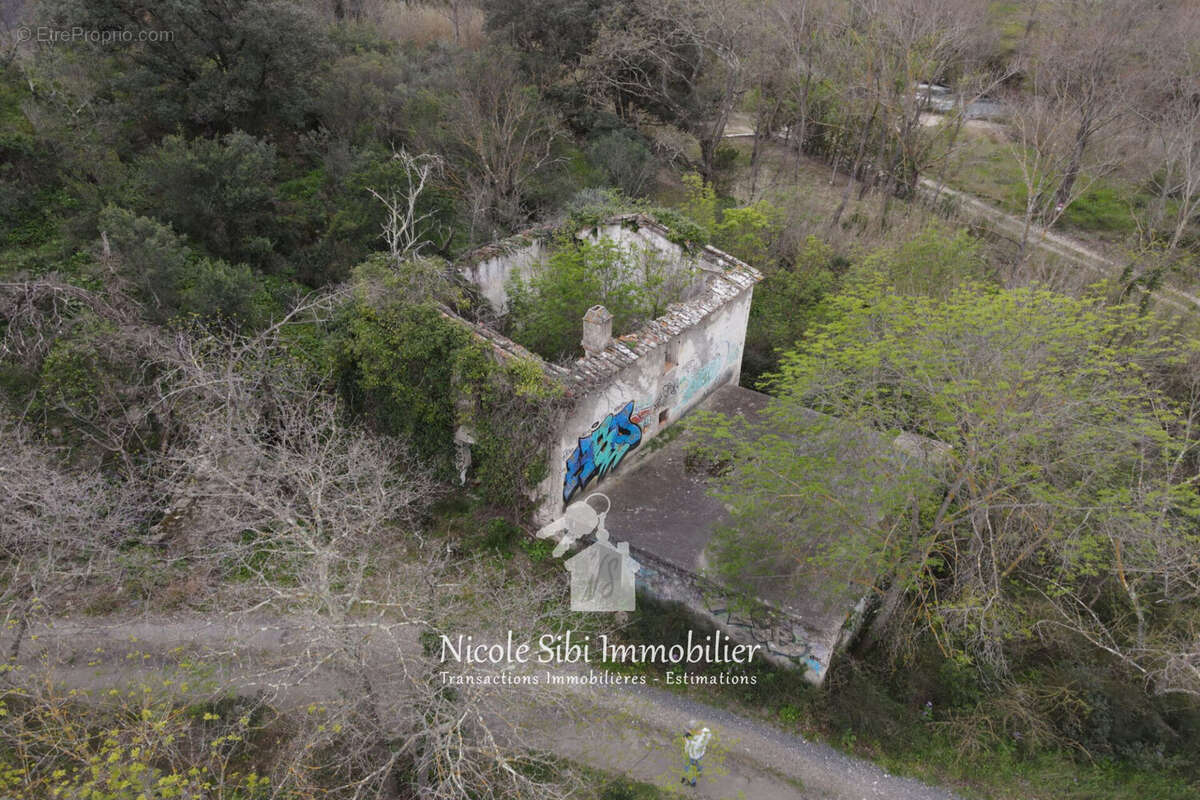 Terrain à RASIGUERES
