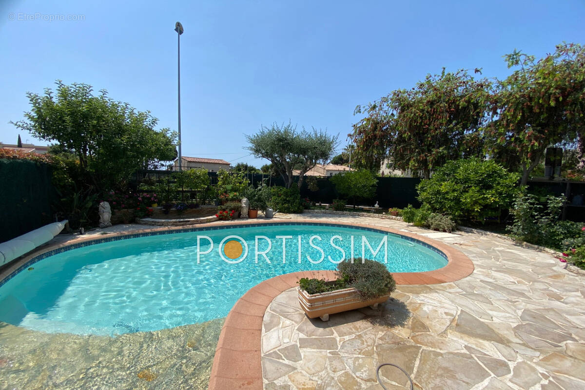 Maison à SAINT-LAURENT-DU-VAR