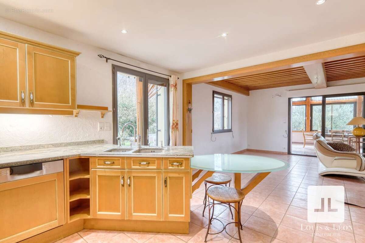 Maison à SAINT-MARTIN-DU-MONT