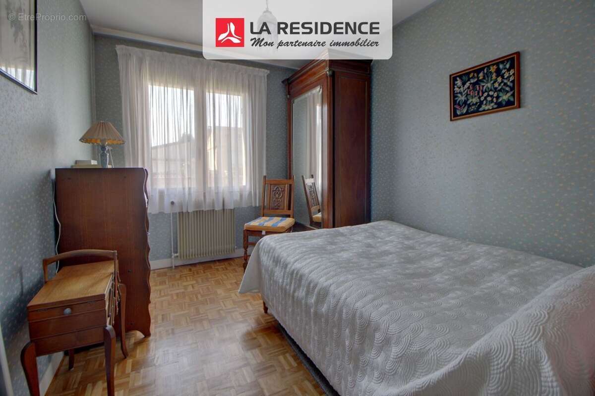 Maison à LES CLAYES-SOUS-BOIS