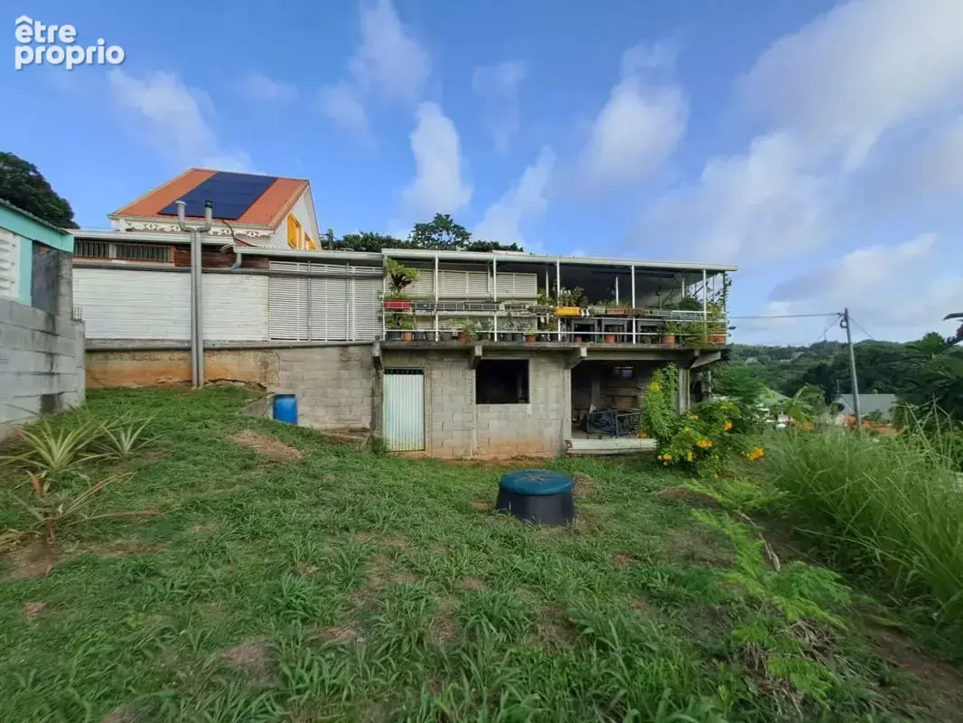A vendre : bas de villa a terminer a riviere pilote (97211) - photo 1