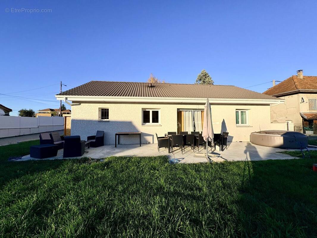 Maison à LES ABRETS