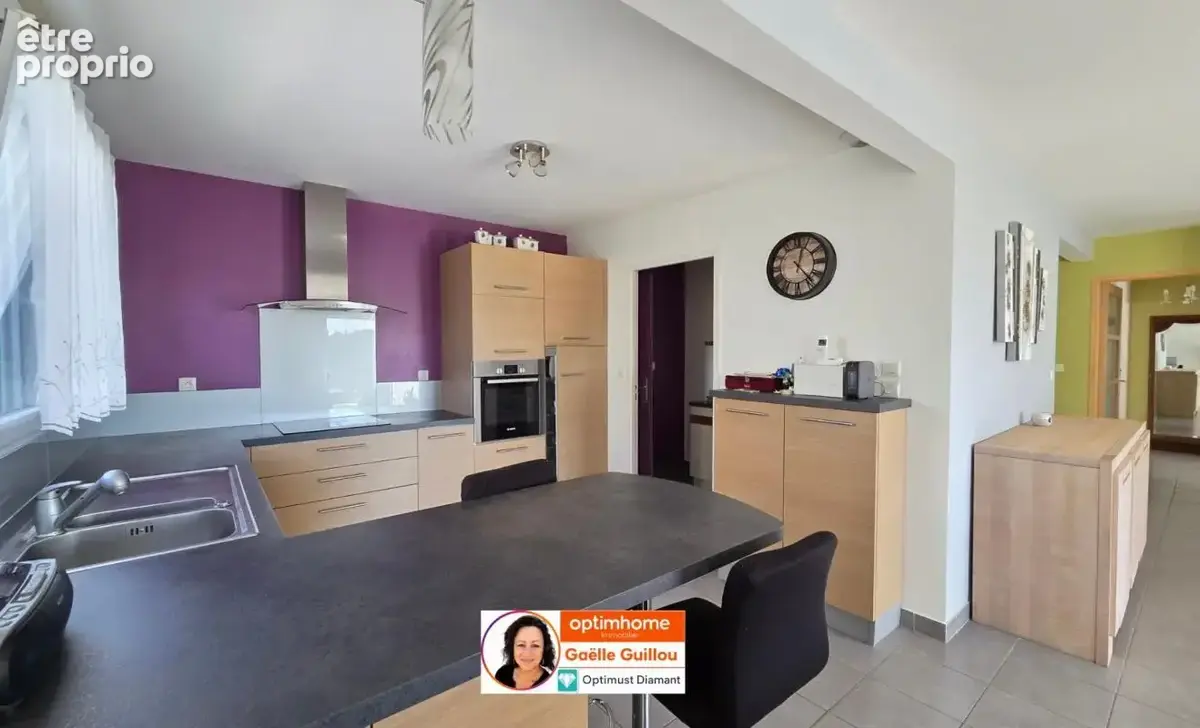 PLOUESCAT : Maison plain pied de 98m² - Plein centre - 2/3 chambres + Garage - Jardin - photo 8