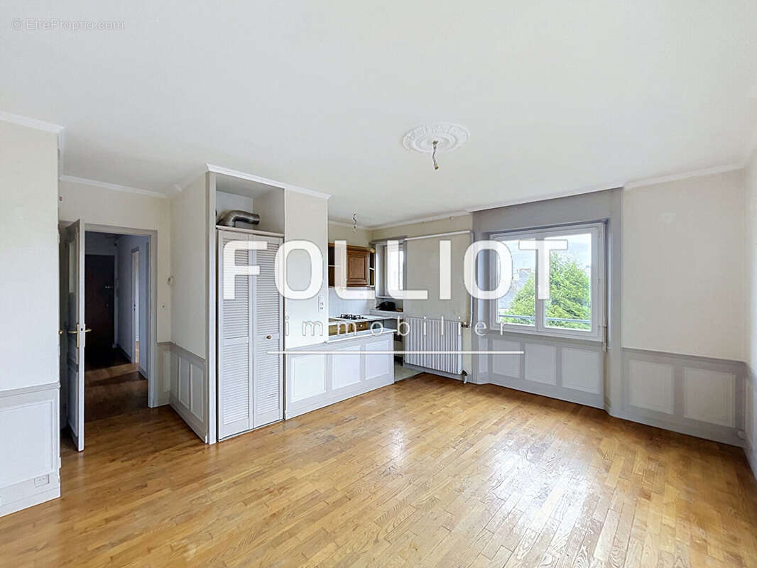 Appartement à FOUGERES