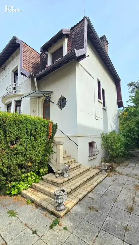 Photo Maison à Lons-Le-Saunier au prix de 170 000€