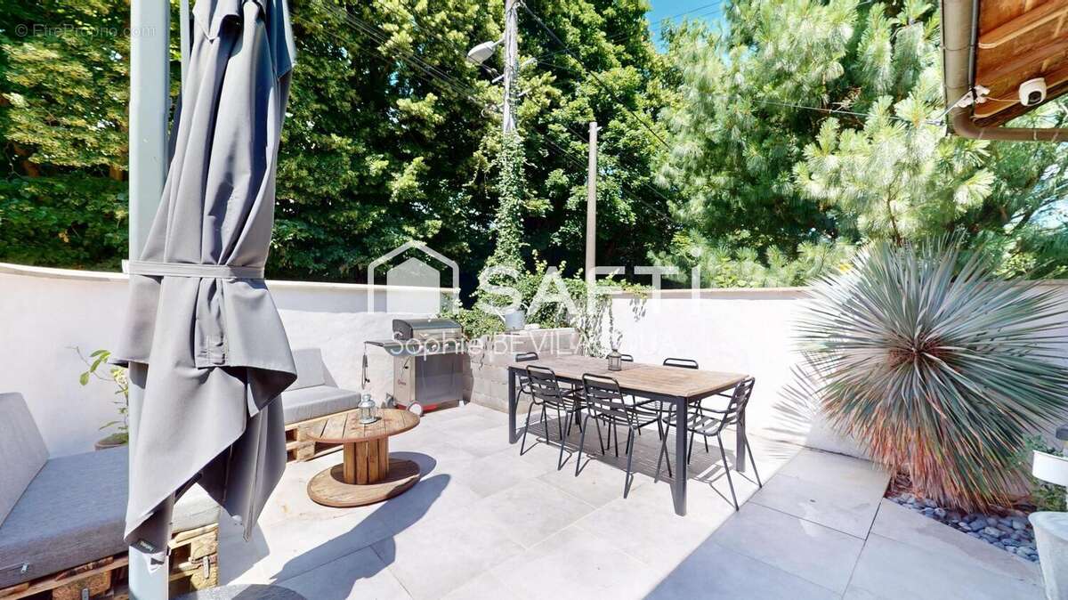 Maison 76 m² à Cailloux-Sur-Fontaines  - photo 2