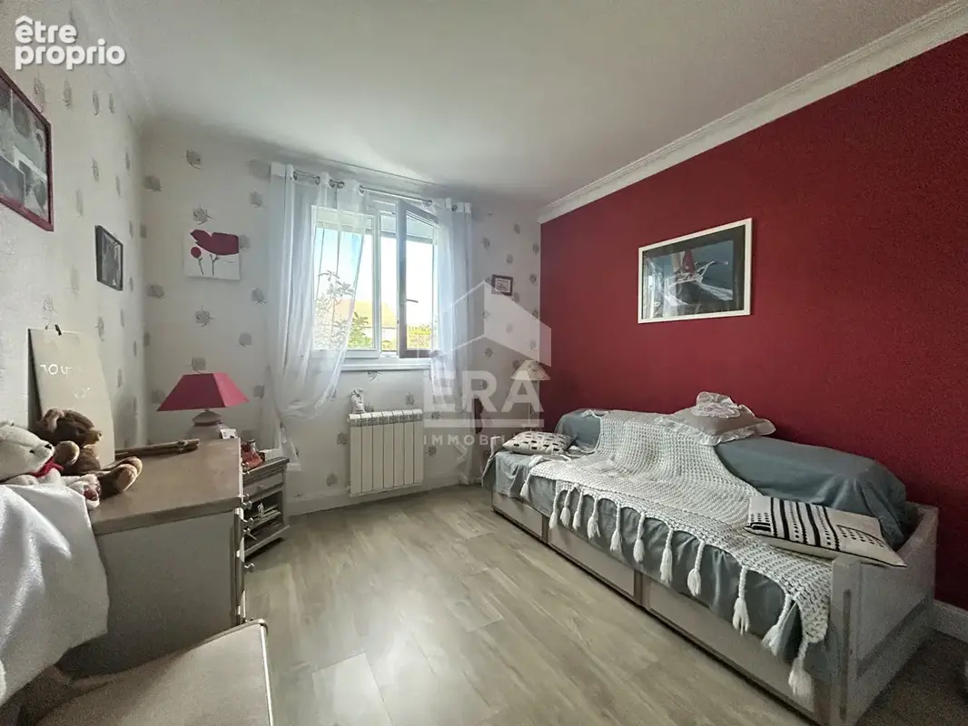 Maison plain pied 122m2 Saint Pavace , 3 chambres, garage et grand terrain - photo 7