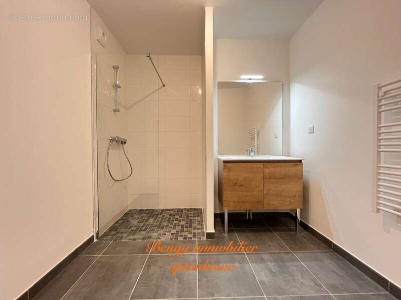 Appartement à SAINT-CYR-SUR-LOIRE