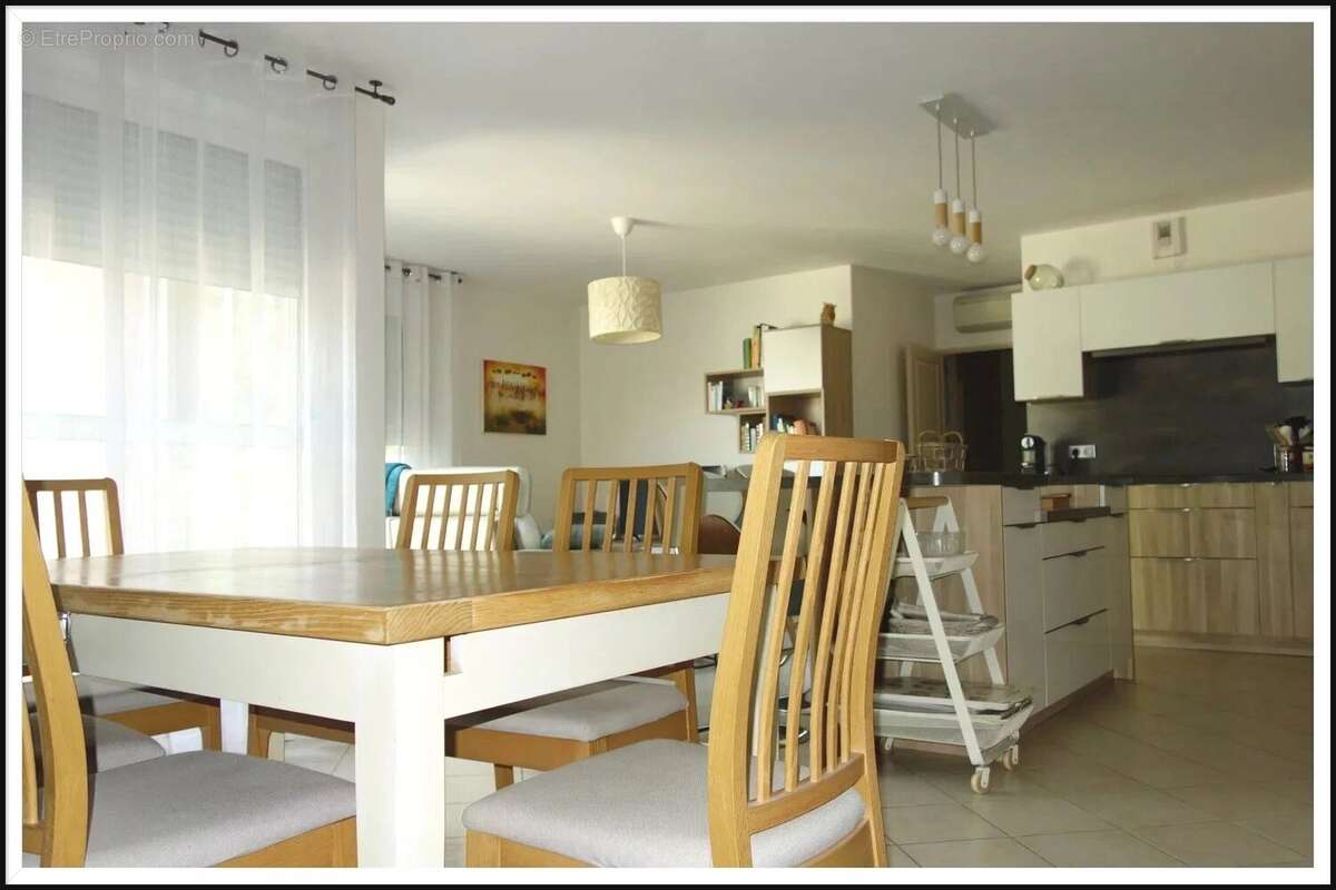 Appartement à BAGNOLS-SUR-CEZE