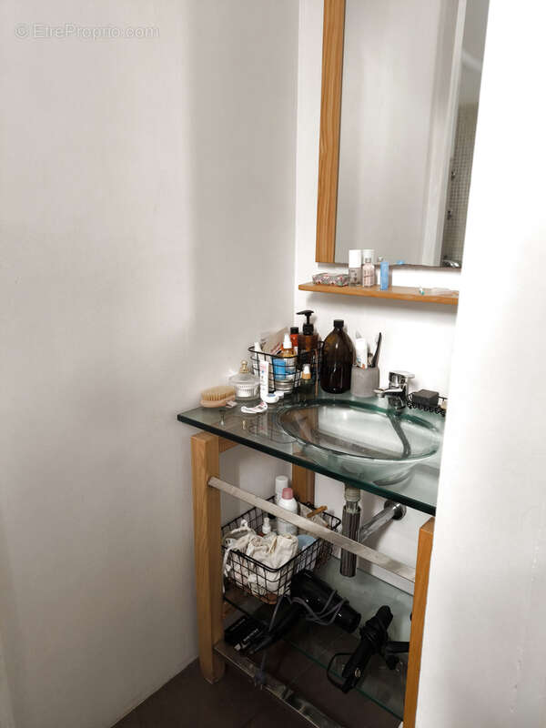 Appartement à MARSEILLE-4E