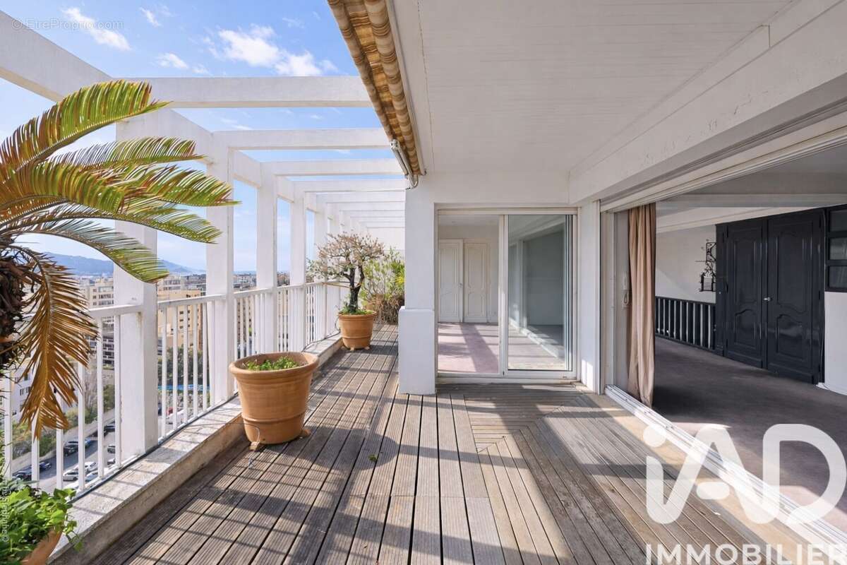 Photo 2 - Appartement à MARSEILLE-8E