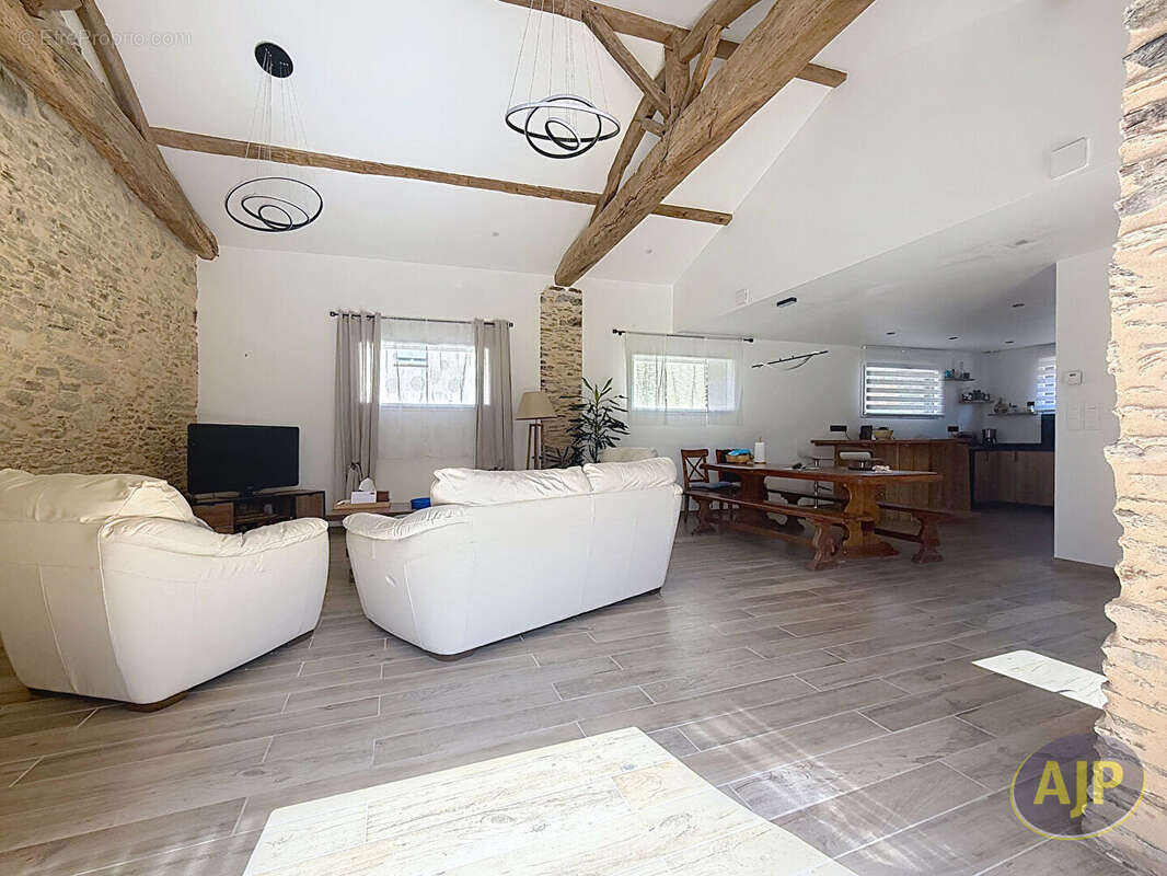 Maison Saint Hilaire De Chaleons - photo 6