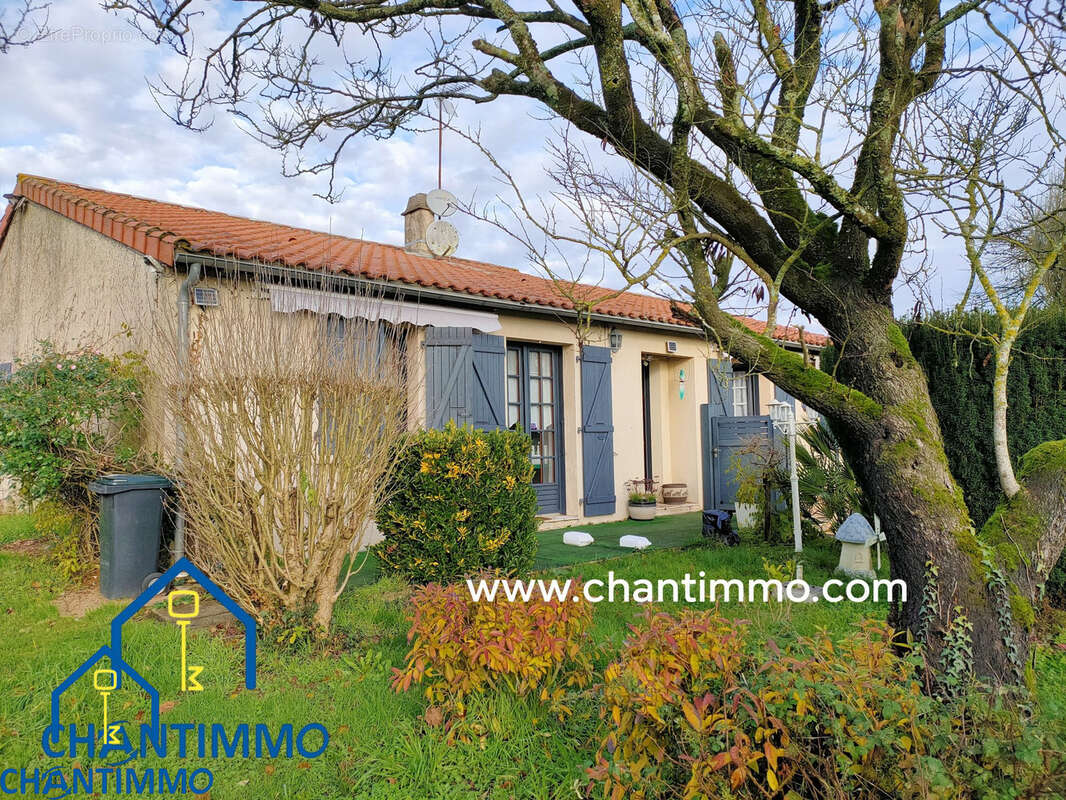 Maison à LA CAILLERE-SAINT-HILAIRE