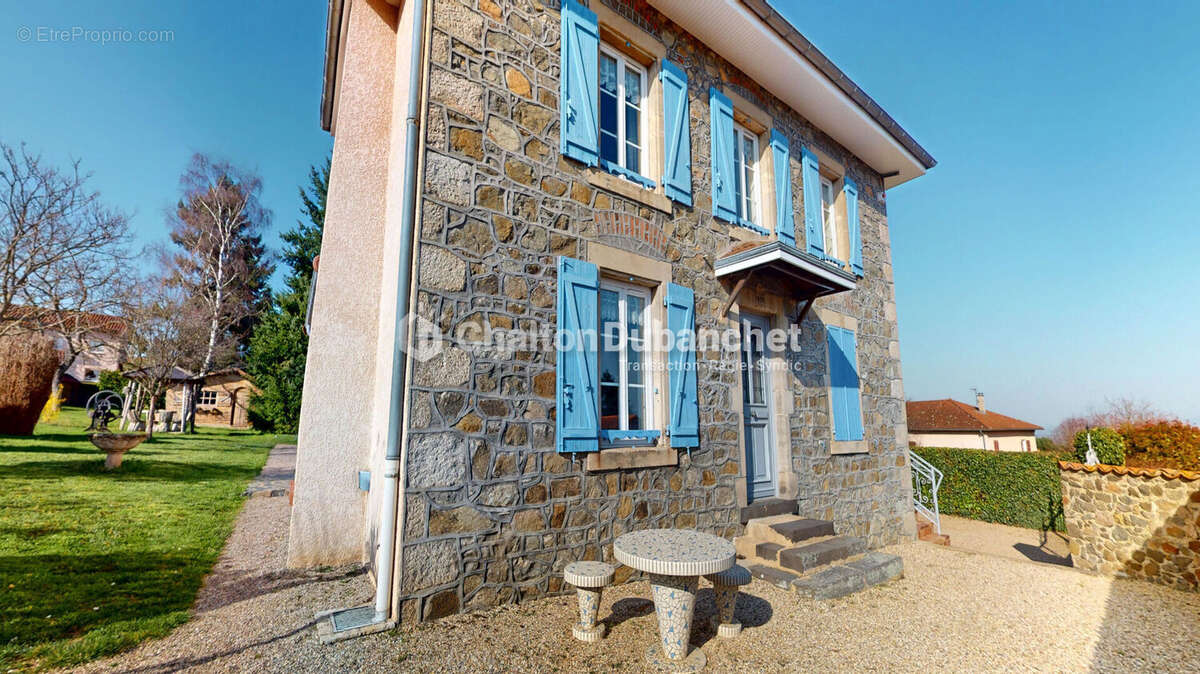 Maison à SAINT-ALBAN-LES-EAUX