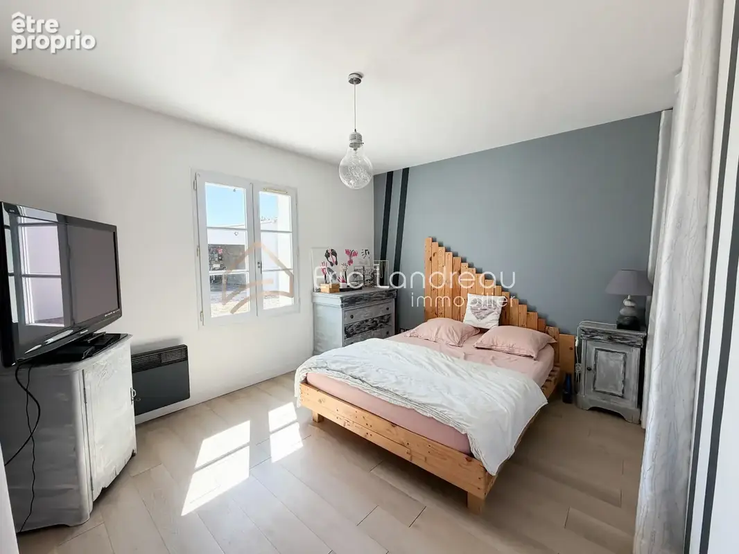 À quelques pas des commerces   Maison 3 chambres avec garage de 42 m2 et terrain clos de 798 m2 - photo 5