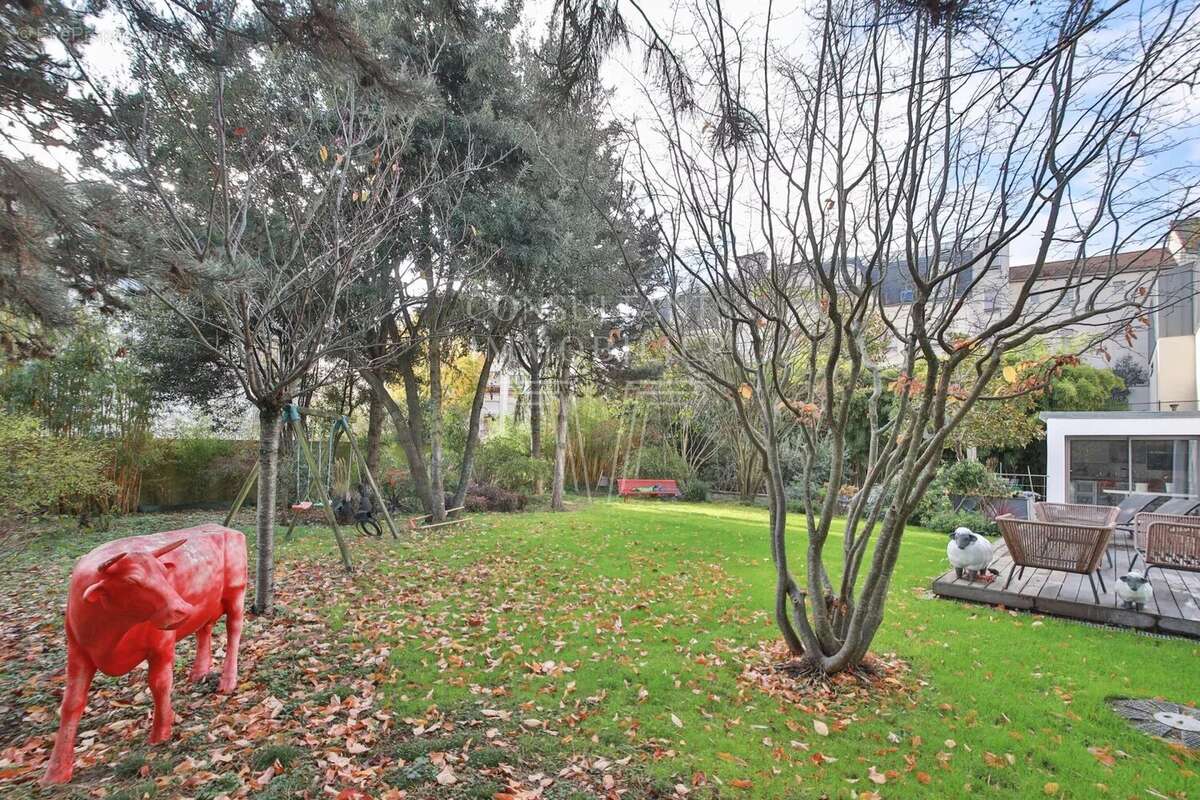 Maison à ISSY-LES-MOULINEAUX