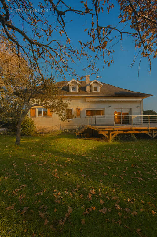 Maison à VILLENAVE-D'ORNON