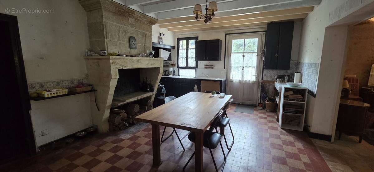 Maison à TIZAC-DE-LAPOUYADE