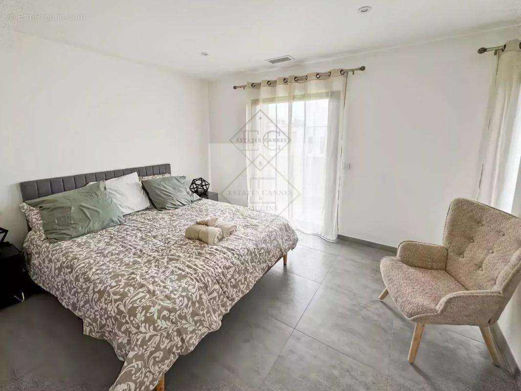 Maison à MOUGINS