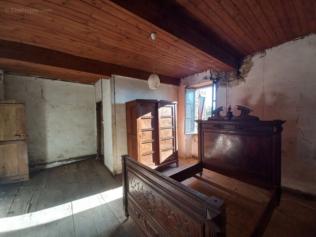 Maison à MONTESQUIOU