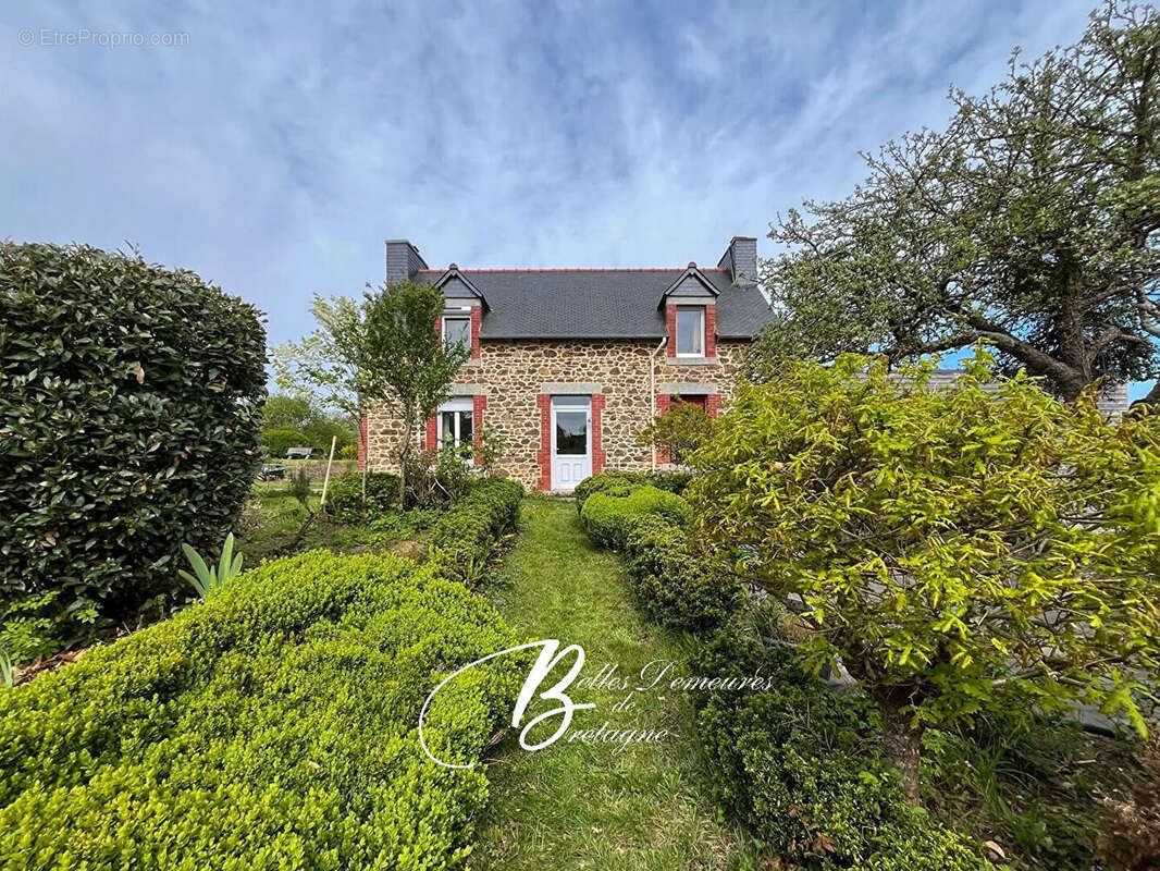 A vendre charmante maison de campagne avec deux habitations entre campagne et littoral - photo 3