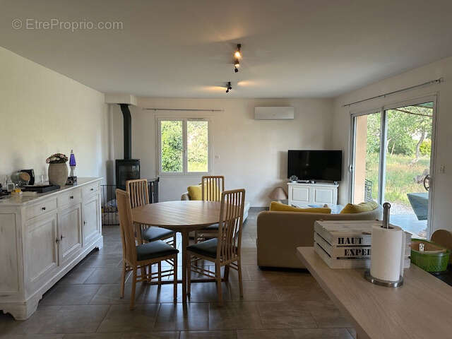 Maison à PERNES-LES-FONTAINES