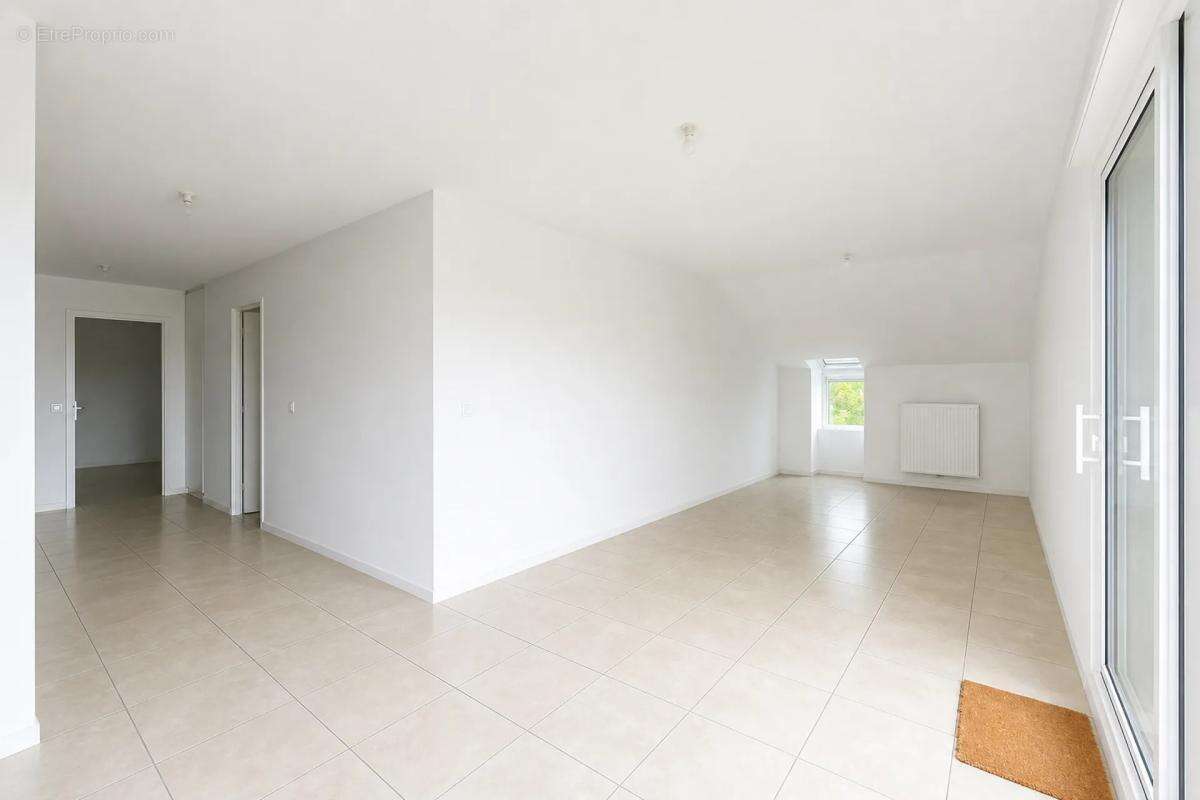 Appartement T4 lumineux avec balcon à Bassens - photo 4
