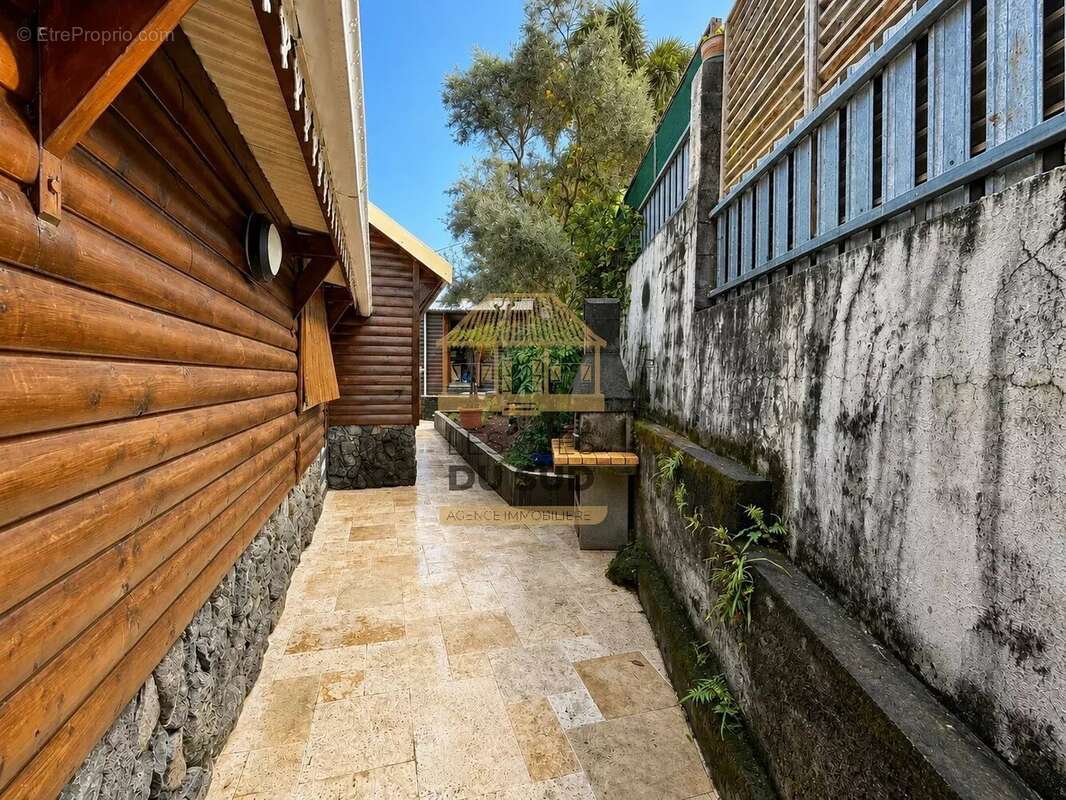 À vendre - maison de type t5  de 161,66 m² environ - saint-joseph - 279 900€ - photo 10