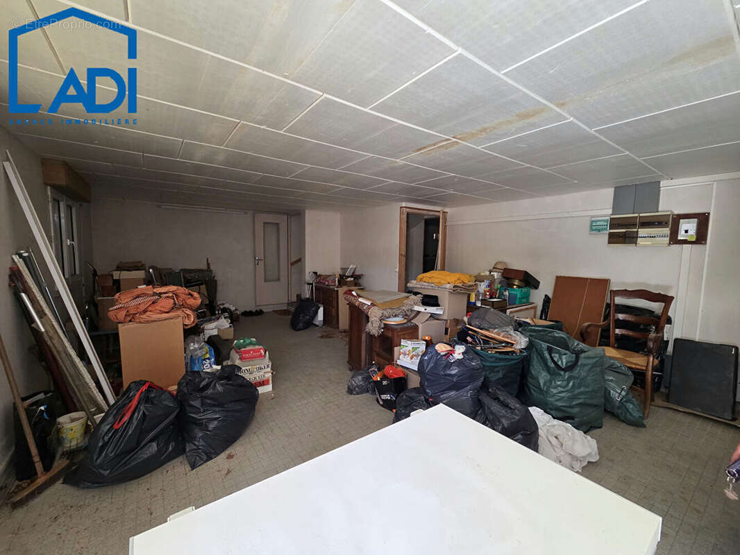 À VENDRE, Pavillon avec beau terrain à Saint-Maixent-l'École - photo 12