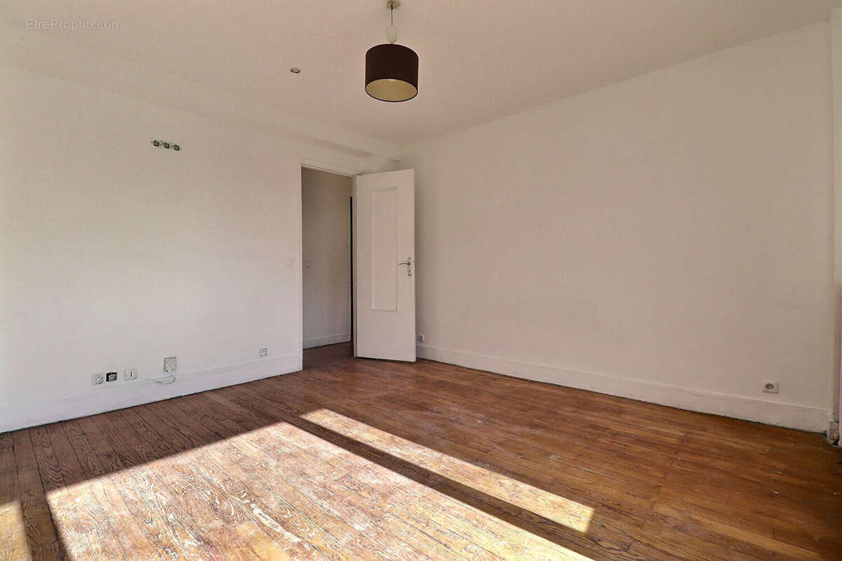 Appartement à LA COURNEUVE